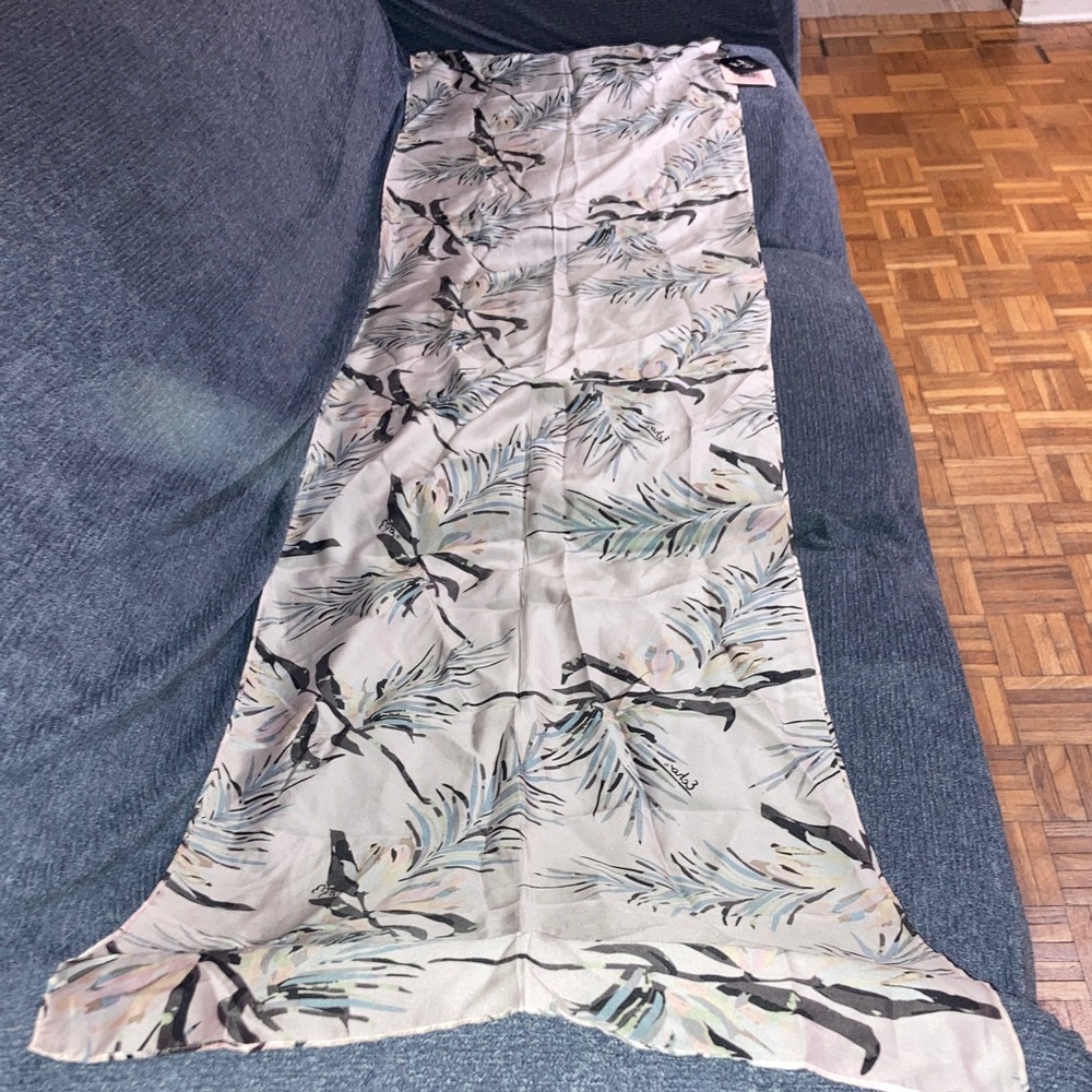 Echo Beige and Black shawl